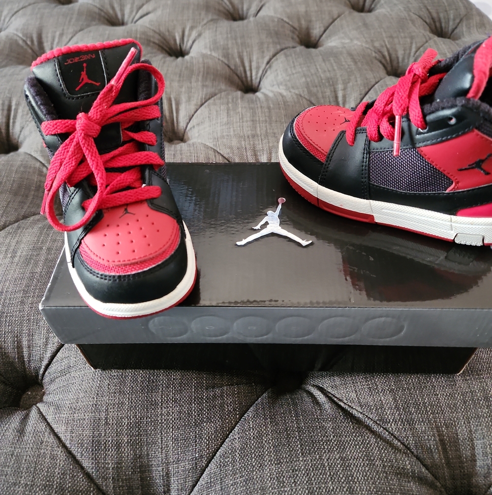 Jordan Kids High-Top Sneakers in Red and Black